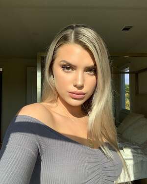 Alissa Violet nude 5