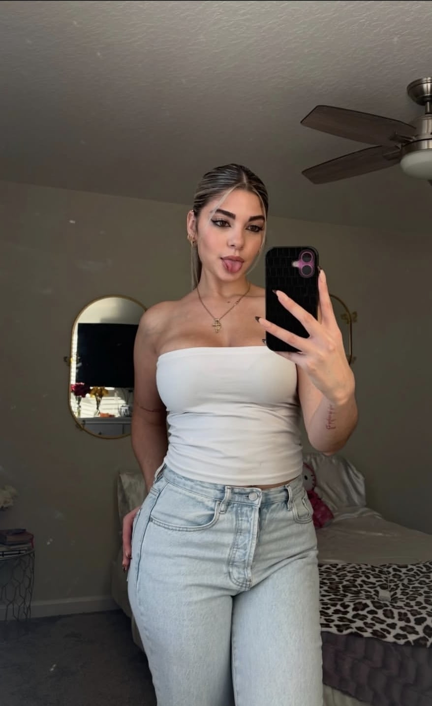 Alissey Vii nude 3