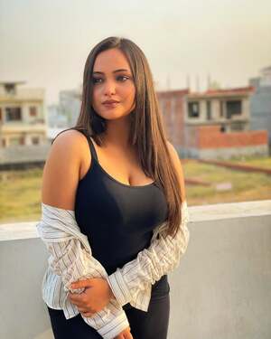 Aliya Naaz nude 6