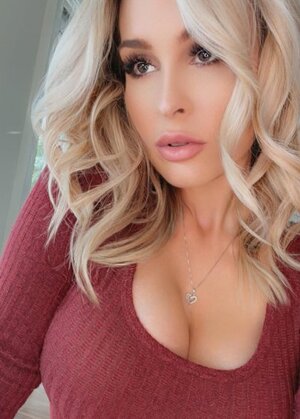 Allie Rae nude 5