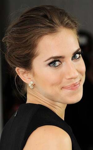 Allison Williams nude 12
