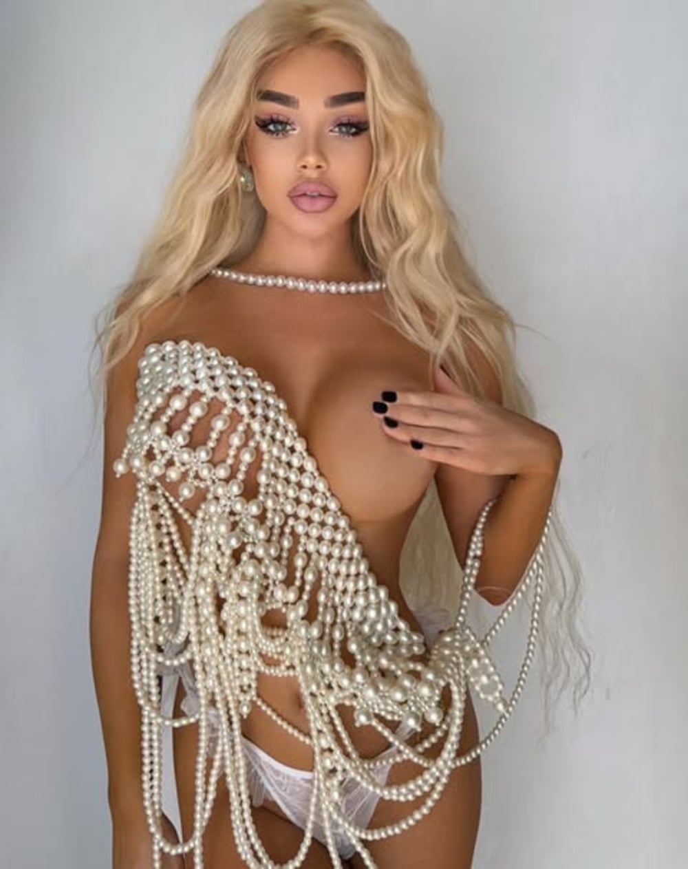 Alvina Tsarenko nude 1