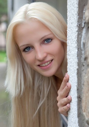 Alysha Ahe nude 5