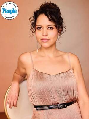 Alyssa Diaz nude 9