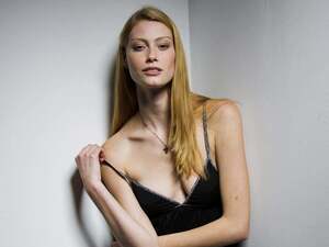 Alyssa Sutherland nude 8