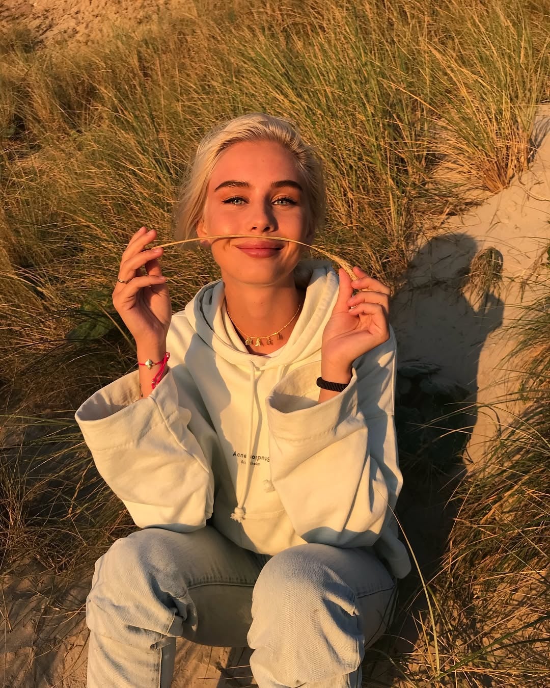 Amalie Snolos nude 6