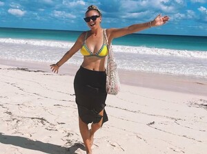 Amanda Anisimova nude 9
