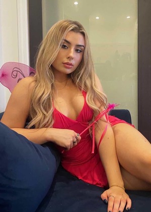 Amanda Fe nude 3