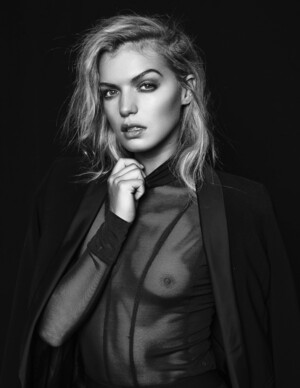 Amanda Gullickson nude 10
