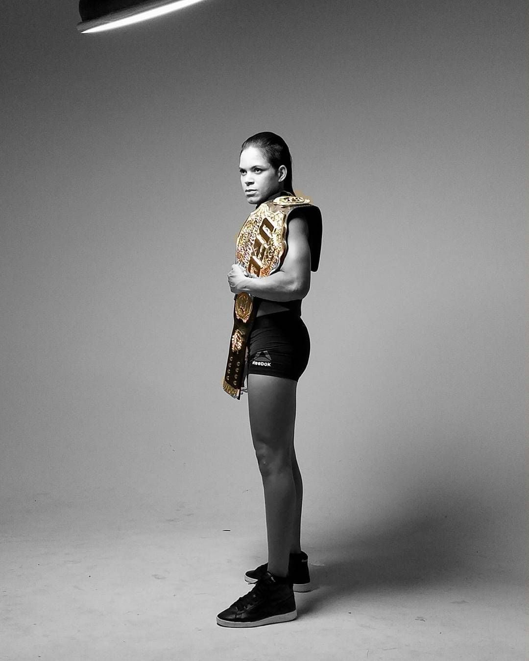 Amanda Nunes nude 6