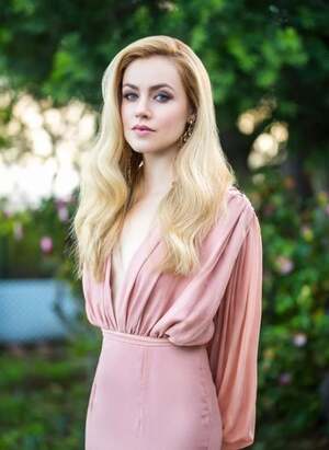 Amanda Schull nude 1