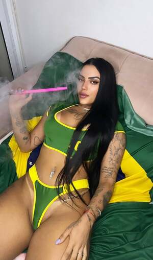Amanda Souza nude 6