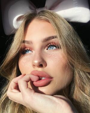 Amanda Strand nude 12