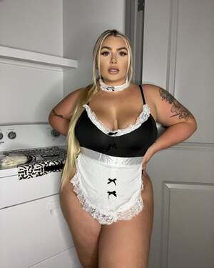 Amanda XO nude 3