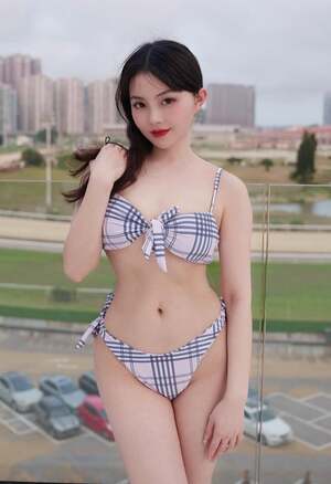 Amber Chan nude 3