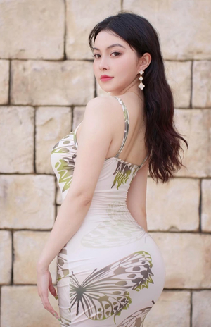 Amber Chan nude 4