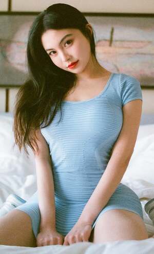 Amber Chan nude 7