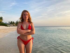 Amelia Dimoldenberg nude 11