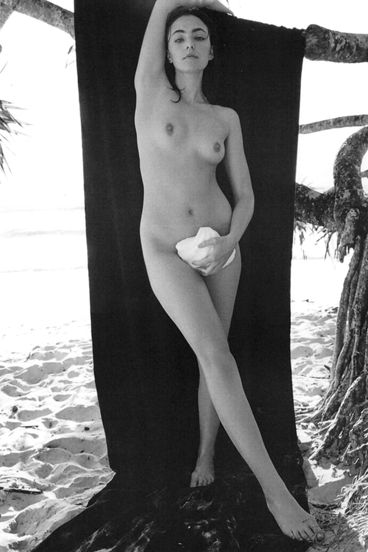 Amelia Zadro nude 12