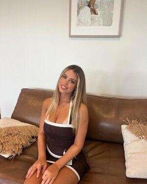 Amelie Browne nude 12