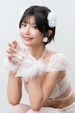 Ami Minami nude 12