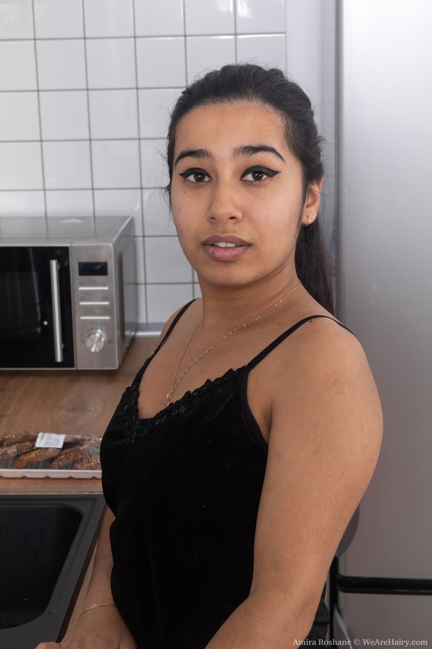 Amira Roshane nude 4