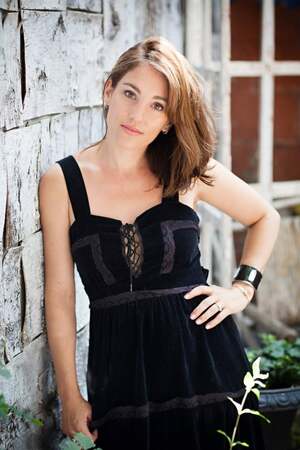 Amy Jo Johnson nude 10