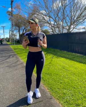 Amy Lee Summers nude 10