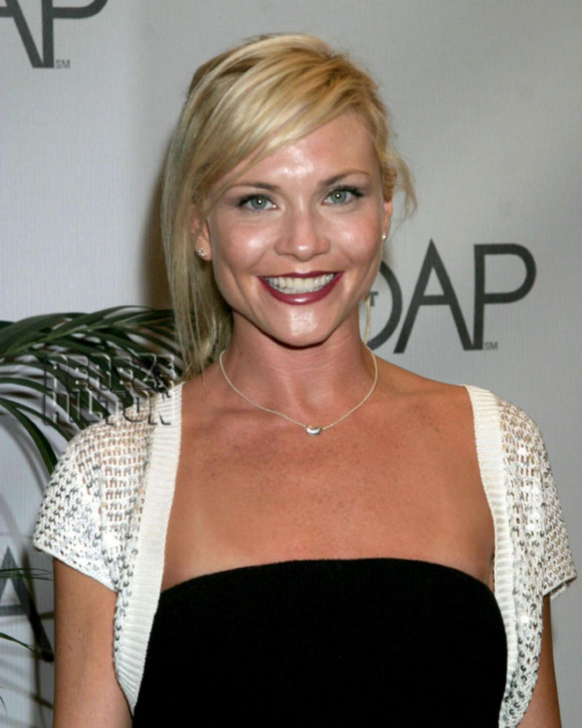 Amy Locane nude 6