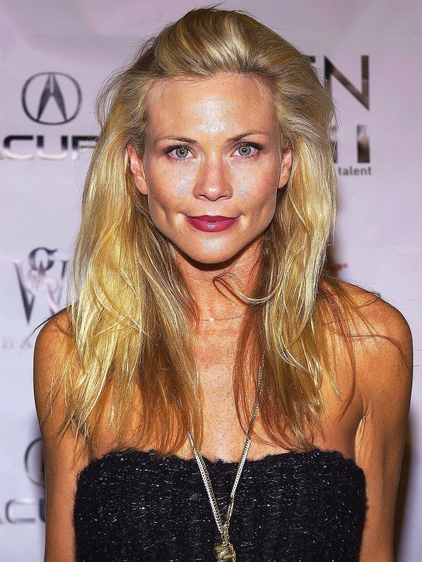 Amy Locane nude 8