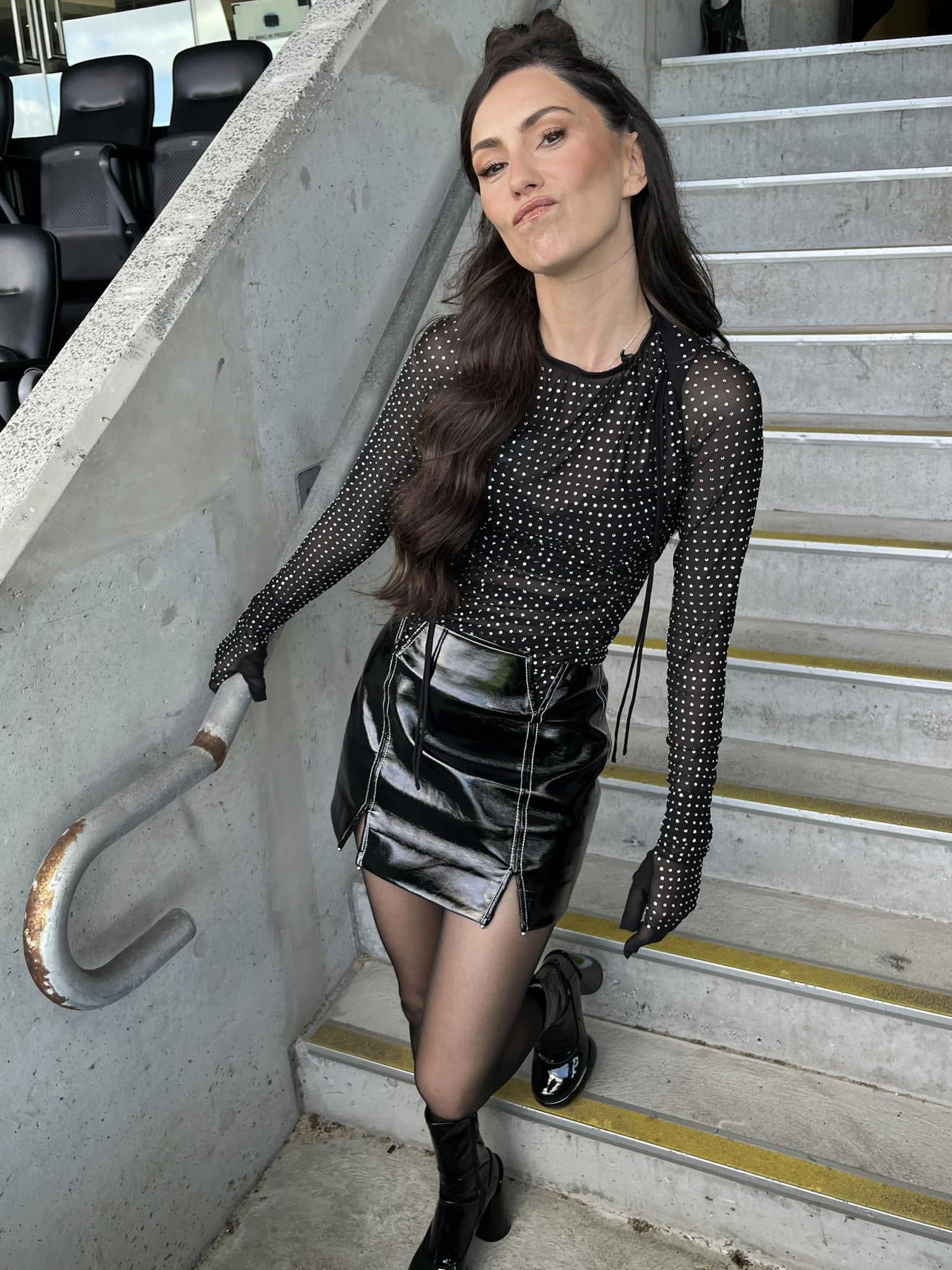 Amy Shark nude 3