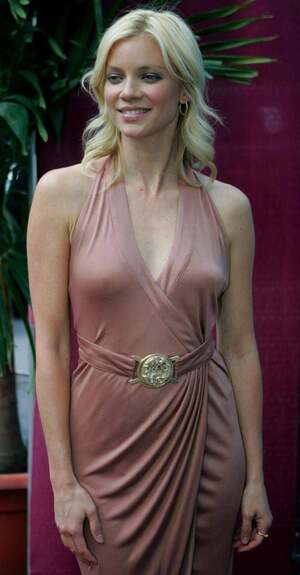 Amy Smart nude 4