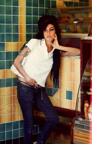 Amy Winehouse nude 4
