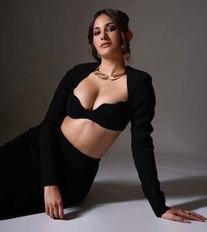 Amyra Dastur nude 12