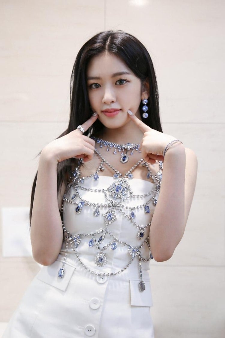 An Yu-jin nude 5