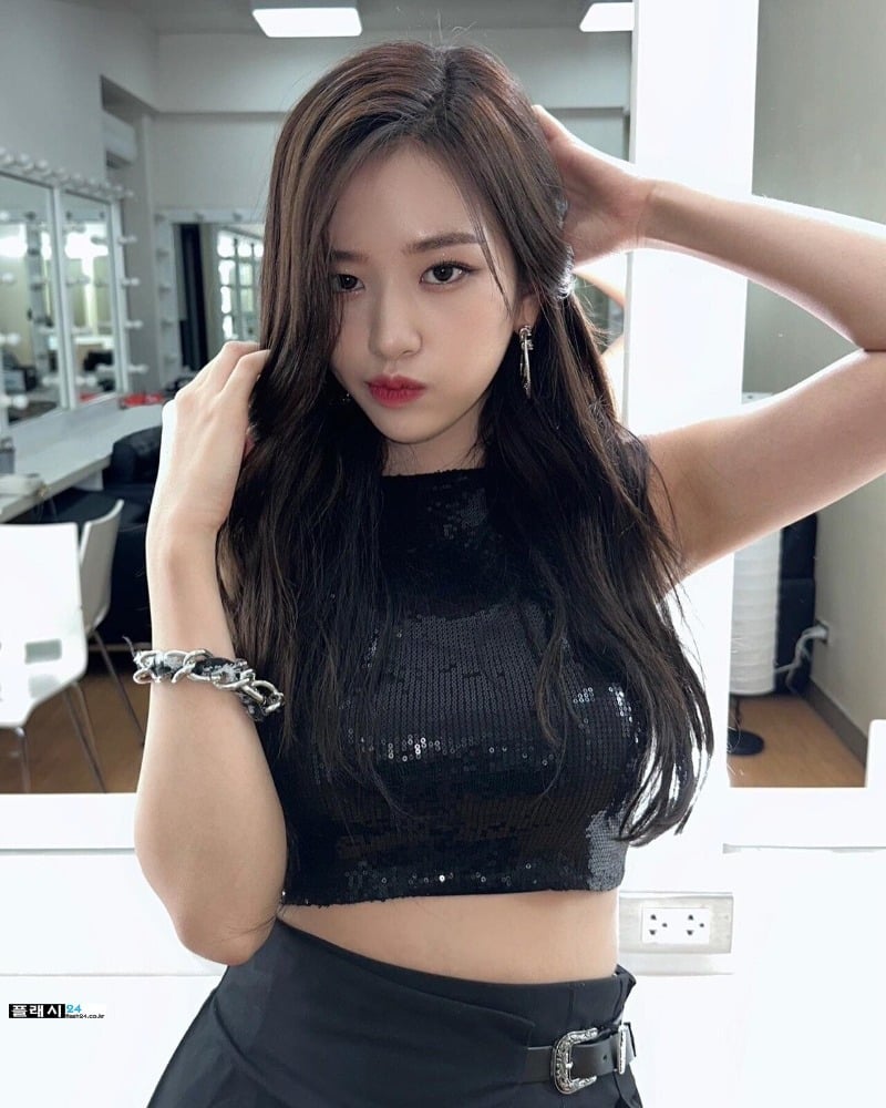An Yu-jin nude 8