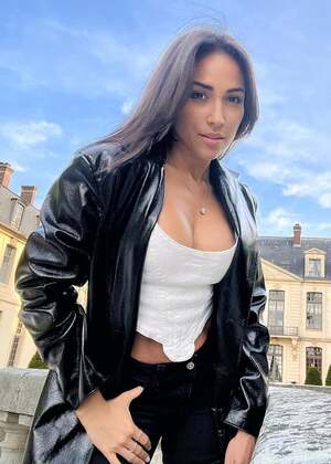 Ana Isabelle nude 5