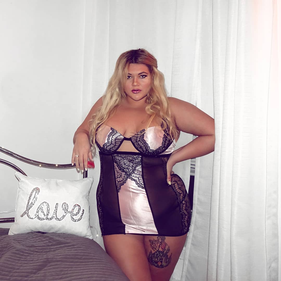 Ana Laura nude 11