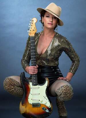 Ana Popovic nude 9