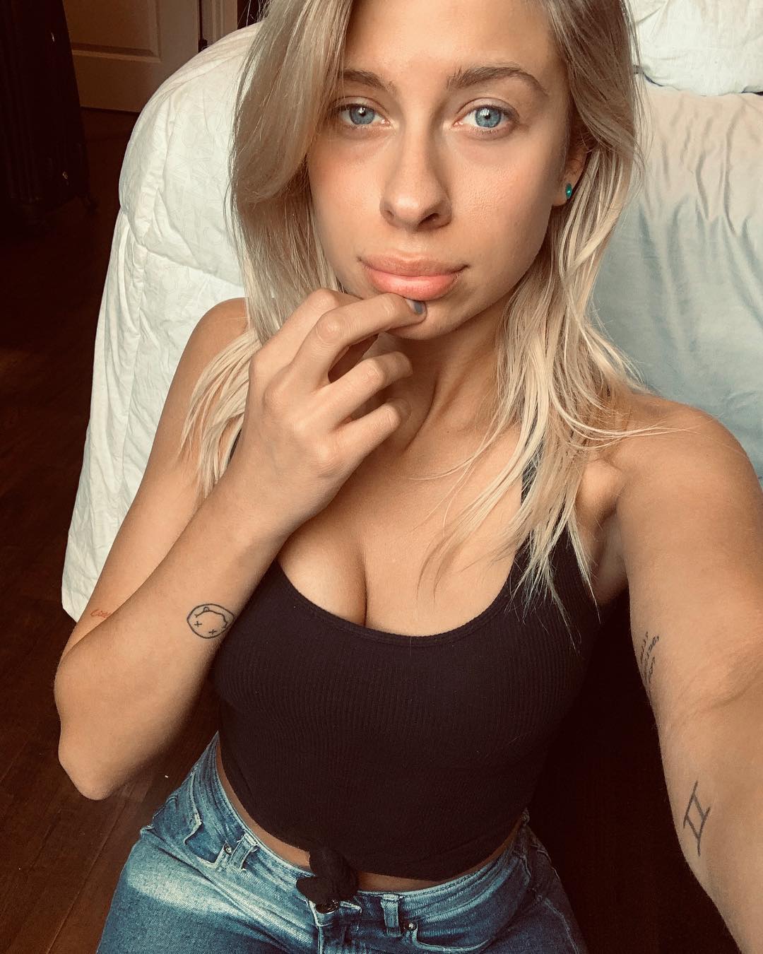 Andie Case nude 8