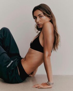 Andreea Diaconu nude 11