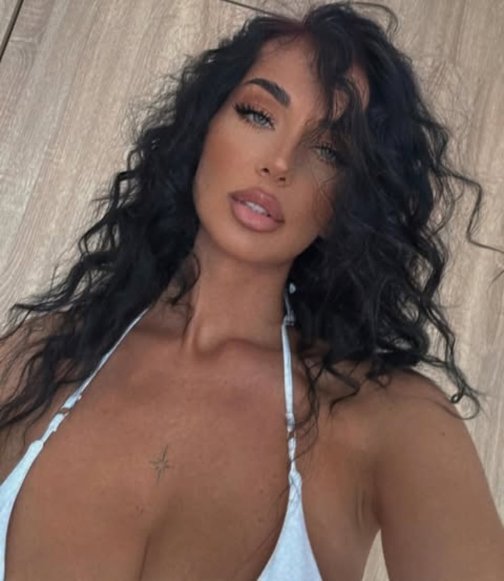 Andreea Flavia nude 8
