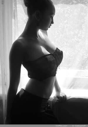 Aneli A nude 2