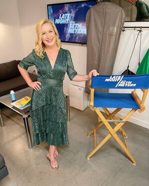 Angela Kinsey nude 4