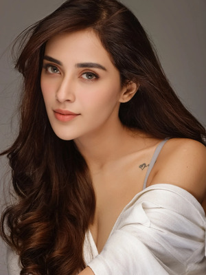 Angela Krislinzki nude 6