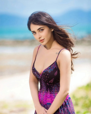 Angela Krislinzki nude 9