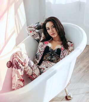 Angela Zhou nude 9