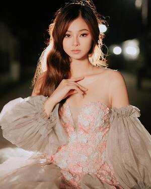 Angeli Khang nude 9