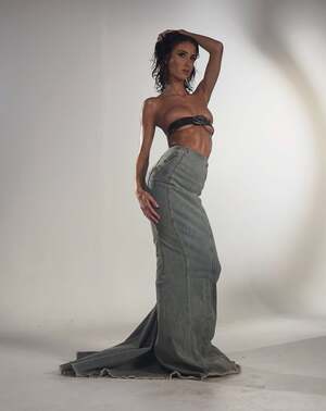 Angelina Censori nude 3