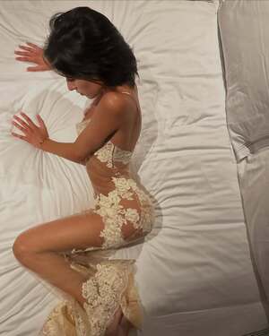 Angelina Censori nude 9
